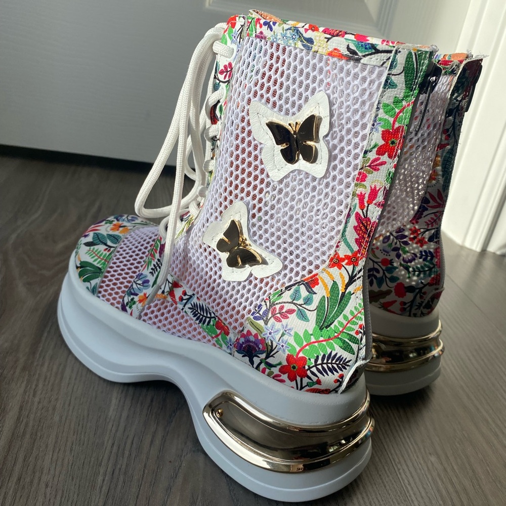 White booties - Picture 3 of 7